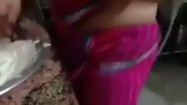 Friend hot desi mon Preparing Food Without Blouse