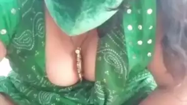 Chubby Indian XXX housewife masturbating her tight pussy outdoors
