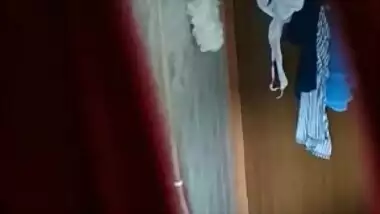 Hidden sex camera turns laundry by Indian woman into a XXX show