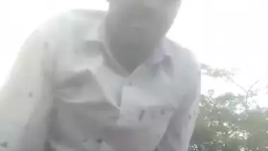 Bihari couple fucks in an open area in outdoor sex MMS