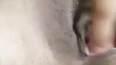 Desi Girl Fingering Pussy And Showing Boobs