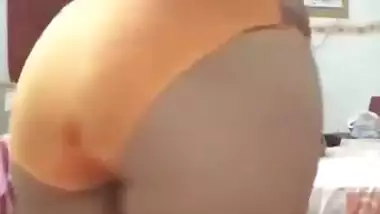 AMAZING FIGURE DESI GF TOOK OFF CLOTHES