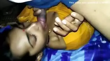 Desi Village Lady Blowjob Cock Of Devar