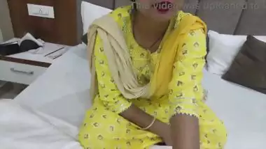 Slutty stepmom sucks my cock, I put my tongue in her pussy and I fuck her real hard! In hindi audio