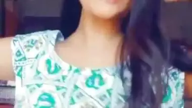 Desi Girl Flashing Pussy Accidentally In TikTok