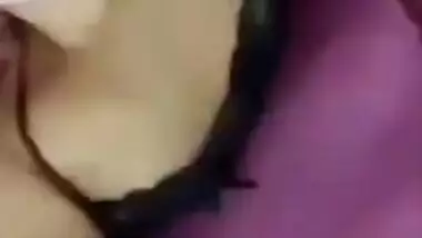 Desi girl showing boobs and pussy