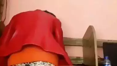 Hijabi girl’s Pakistani porn from her computer class