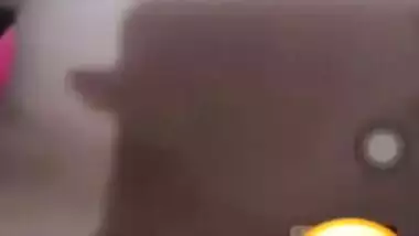 Sexy Indian girl Shows her Boobs and Pussy on VC