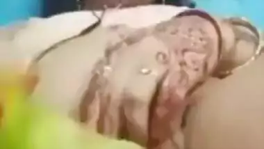 Horny Bhabhi Masturbating