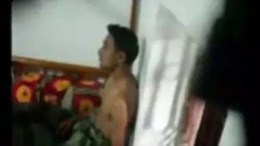 Bhai ne behn k sath ghar me akele me sex kiya