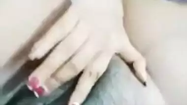 Desi wife doesn't sleep in the night because she performs XXX show