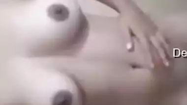 Today Exclusive -cute Desi Girl Shows Her Boobs