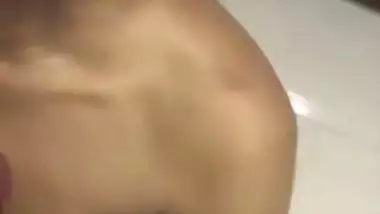 18-year-old desi girl’s erotic blowjob MMS with BF